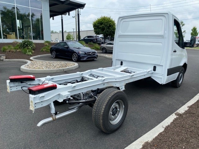 2023 Mercedes-Benz Sprinter 3500 Cab Chassis 144 WB